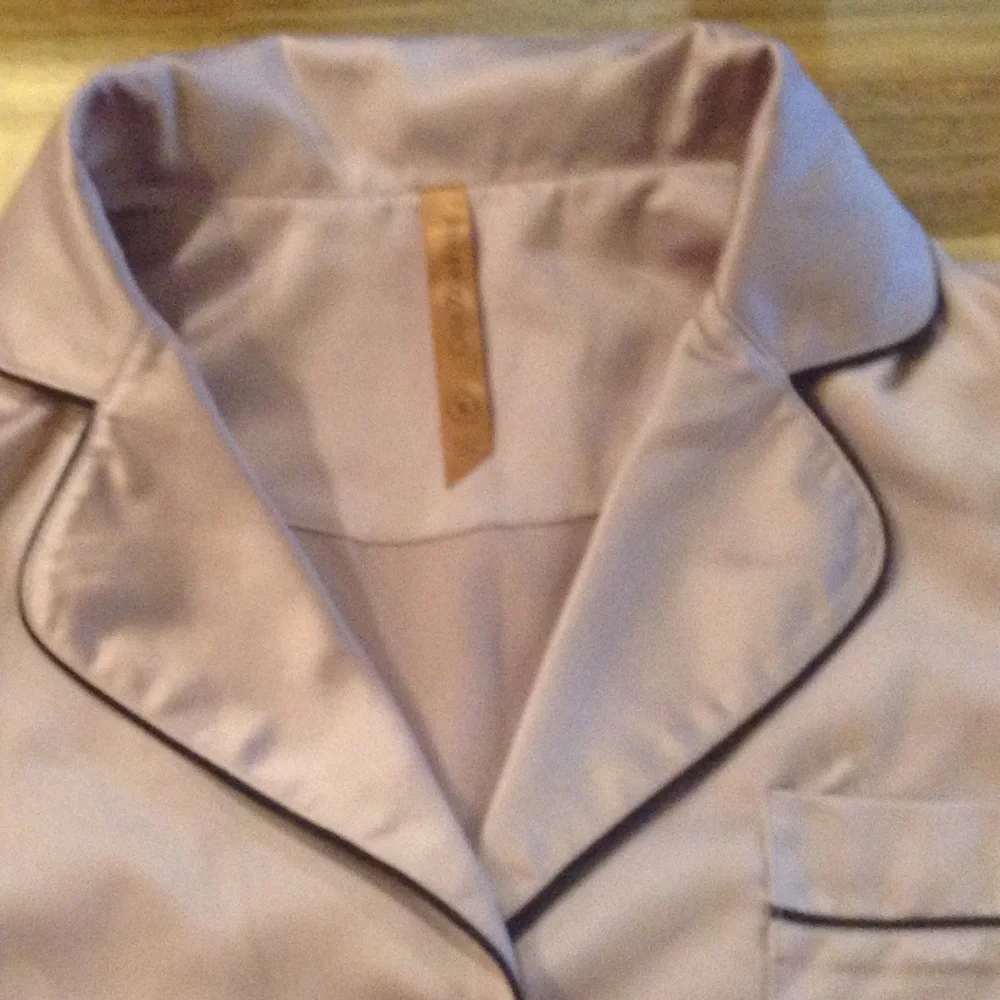 Casa Zeta-Jones Faux Silk Pajama Set| size S - Picture 2 of 8